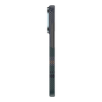 Ansicht der Kevlar® iPhone 17 Pro Max Hülle mit schlankem Design, leichter Langlebigkeit und präzisen Aussparungen.
