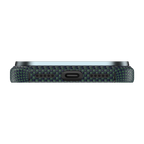 Ansicht der Kevlar® iPhone 17 Pro Max Hülle mit schlankem Design, leichter Langlebigkeit und präzisen Aussparungen.
