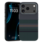 Ansicht der Kevlar® iPhone 17 Pro Max Hülle mit schlankem Design, leichter Langlebigkeit und präzisen Aussparungen.
