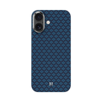 Ansicht der Kevlar® iPhone 17 Hülle mit schlankem Design, leichter Langlebigkeit und präzisen Aussparungen.