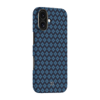 Ansicht der Kevlar® iPhone 17 Hülle mit schlankem Design, leichter Langlebigkeit und präzisen Aussparungen.