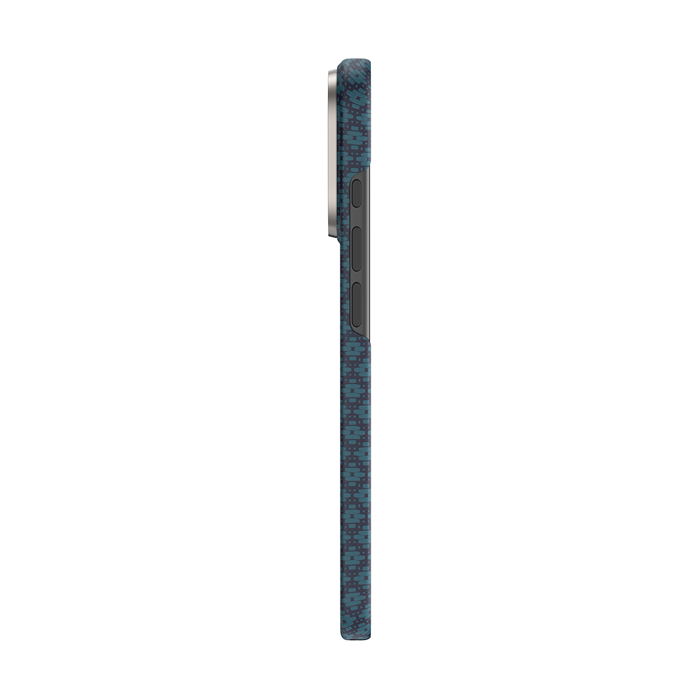 Ansicht der Kevlar® iPhone 17 Pro Max Hülle mit schlankem Design, leichter Langlebigkeit und präzisen Aussparungen.
