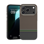 Benks iPhone 17 Pro Max Hülle aus langlebiger 600D Kevlar®-Faser, mit schlankem Design, Carbonfaser-Optik und grünem Akzent für zusätzlichen Stil.

